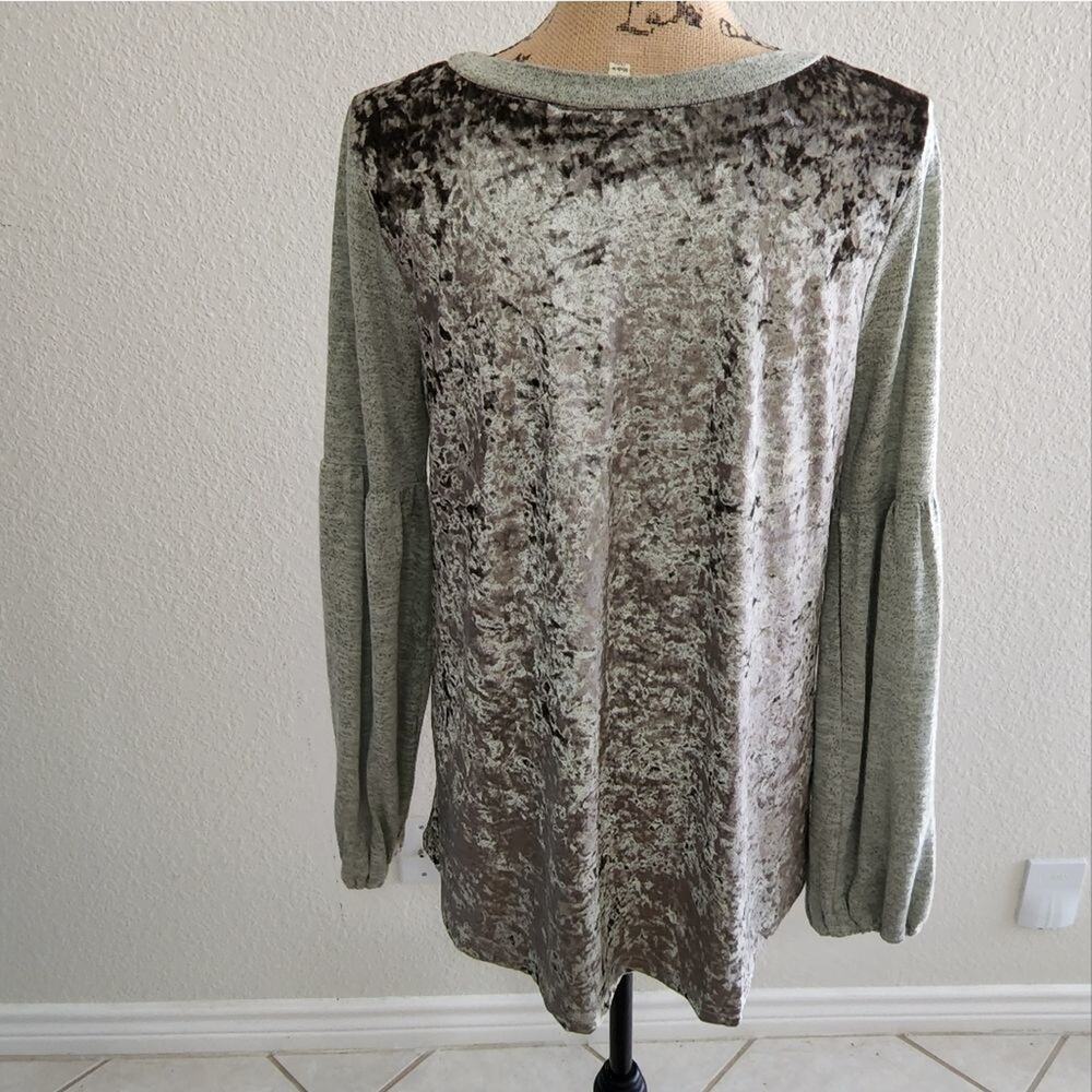 KORI VELVET backed super soft lantern sleeve tunic size medium